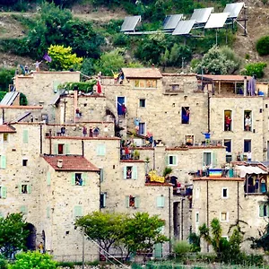 Ecovillaggio Torri Superiore Italie